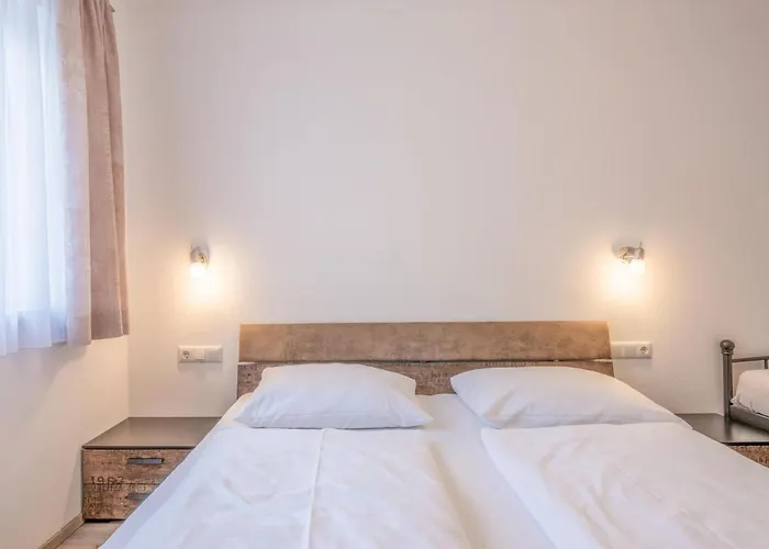 Blick Auf Den Rettenstein 1 *